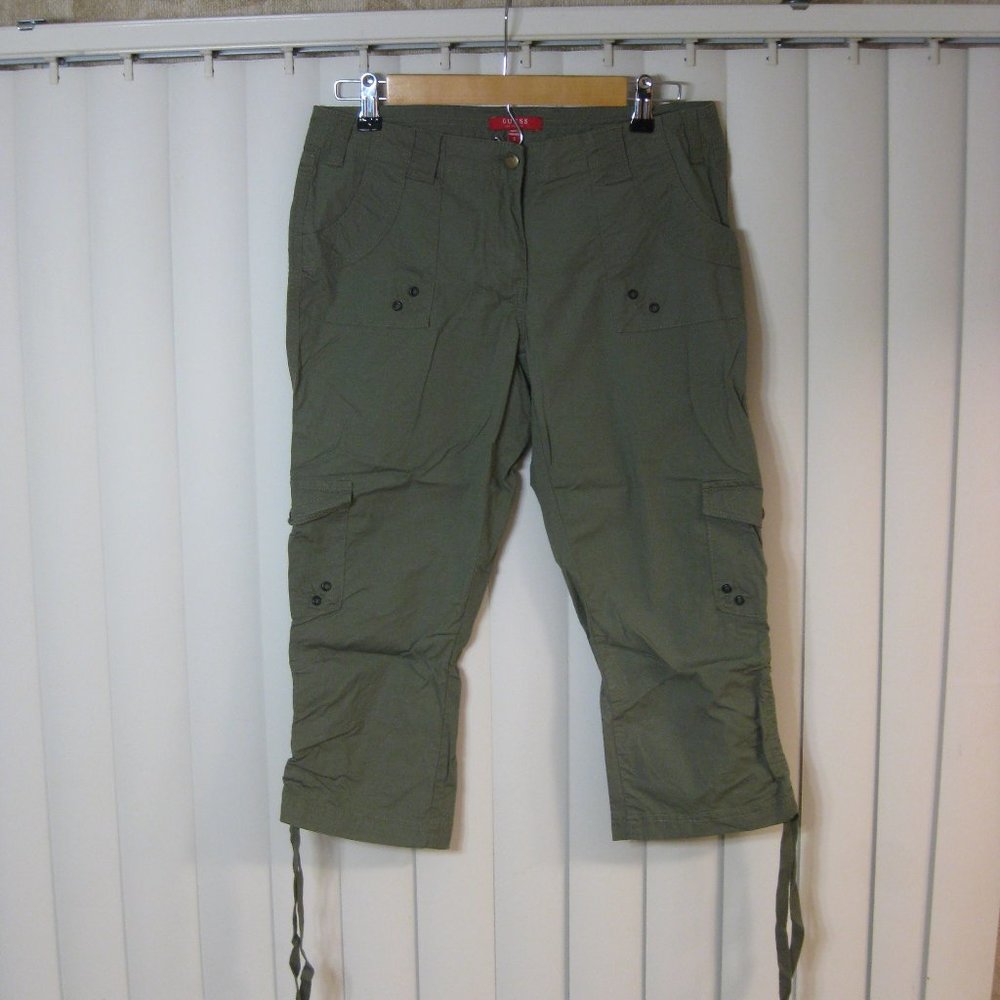 NWOT Guess green capri cargo pants S small